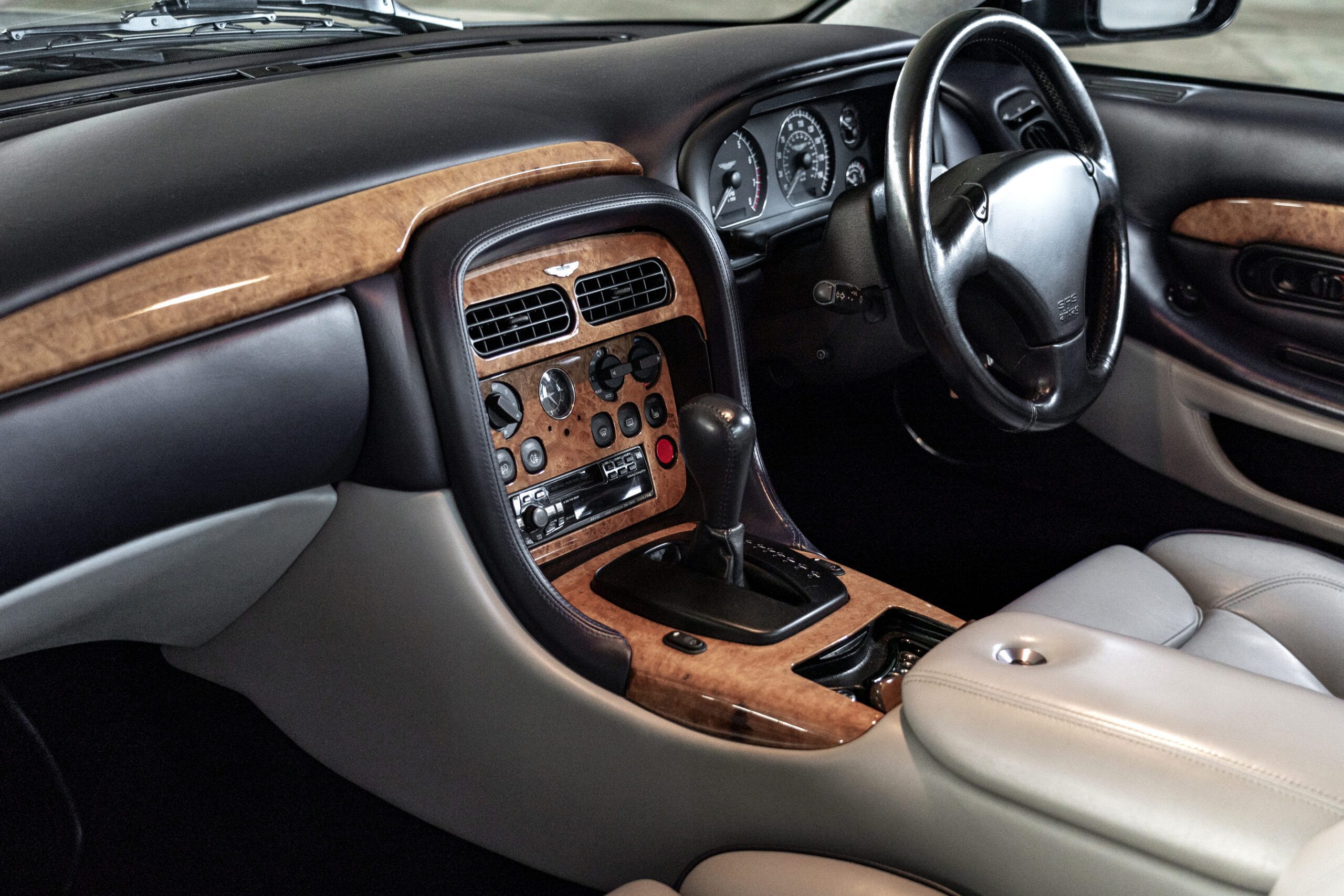 DB7 V12 Vantage