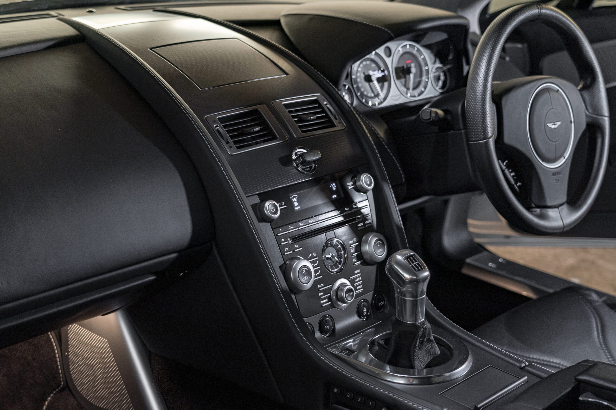 V12 Vantage