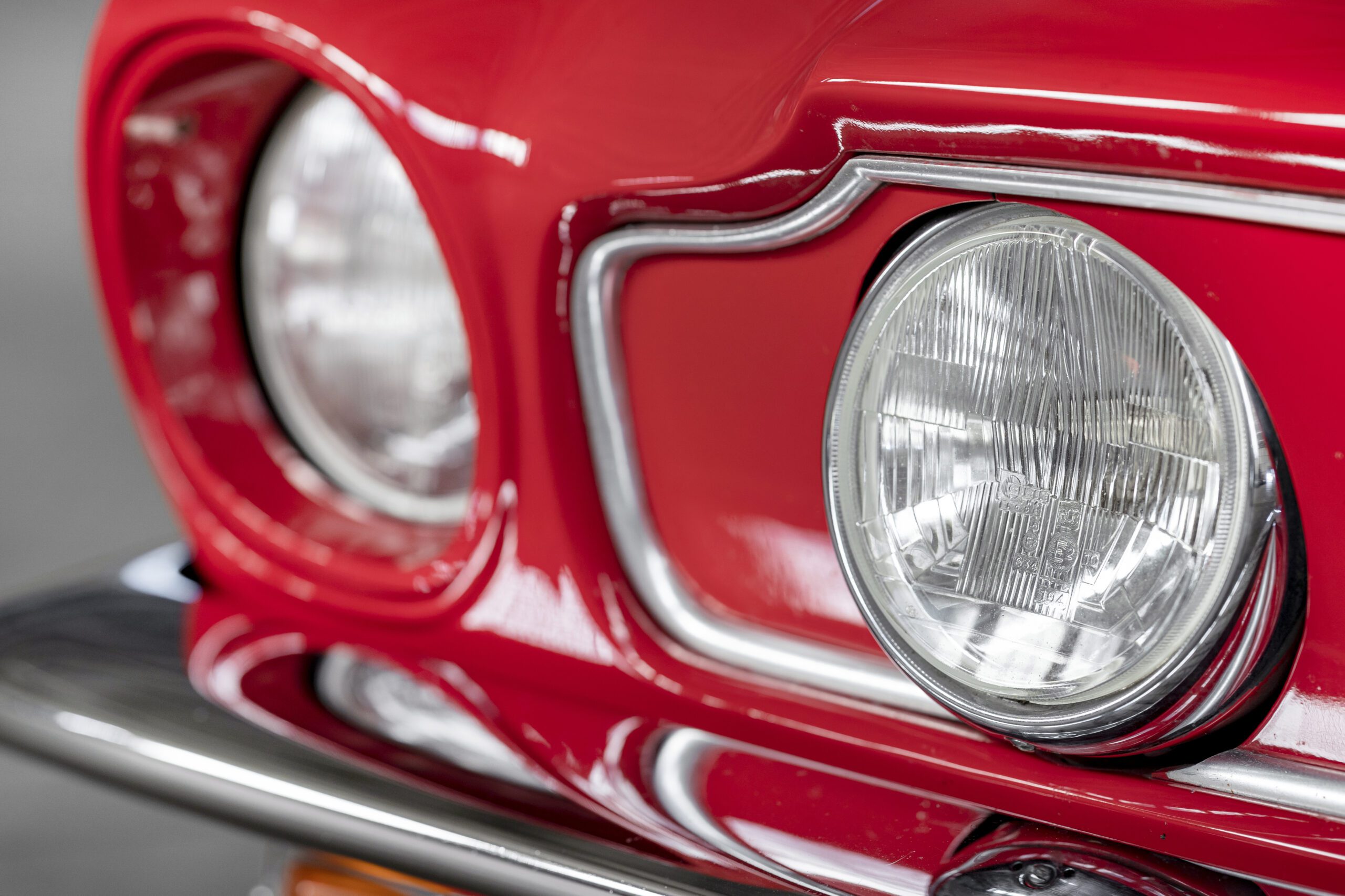 V8 Vantage 1977-1990