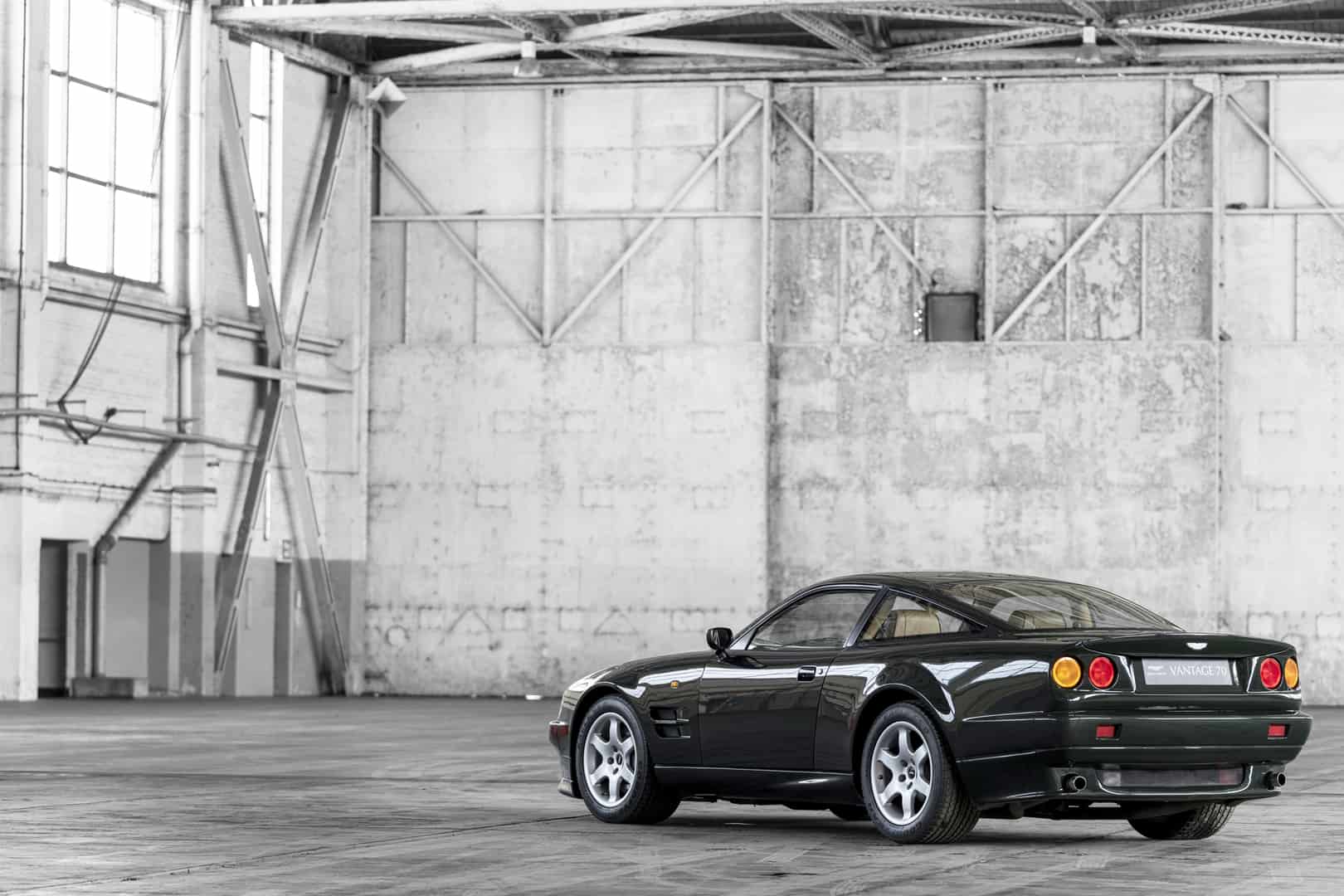 V8 Vantage V550