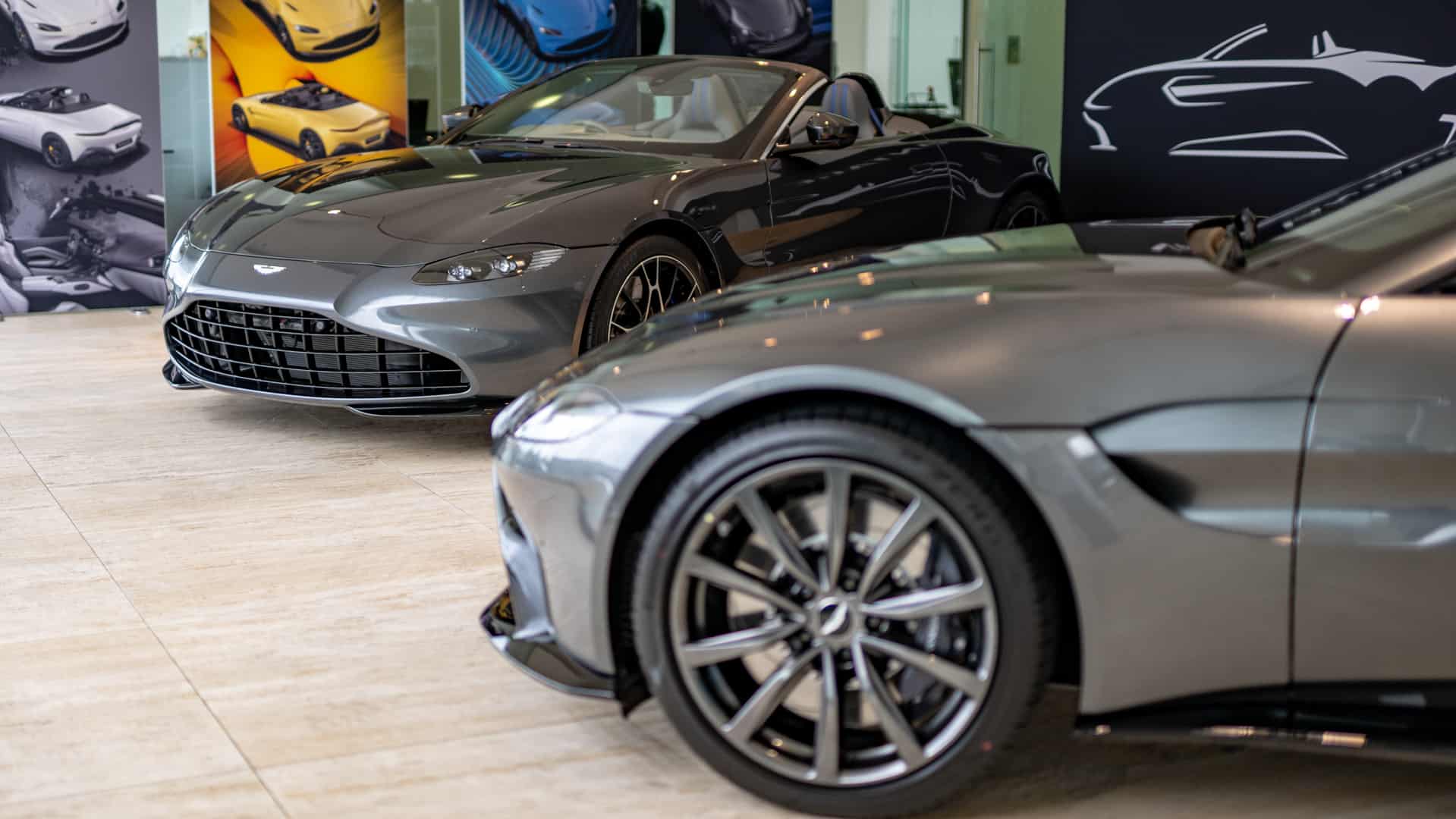 New Vantage Roadster Wheel