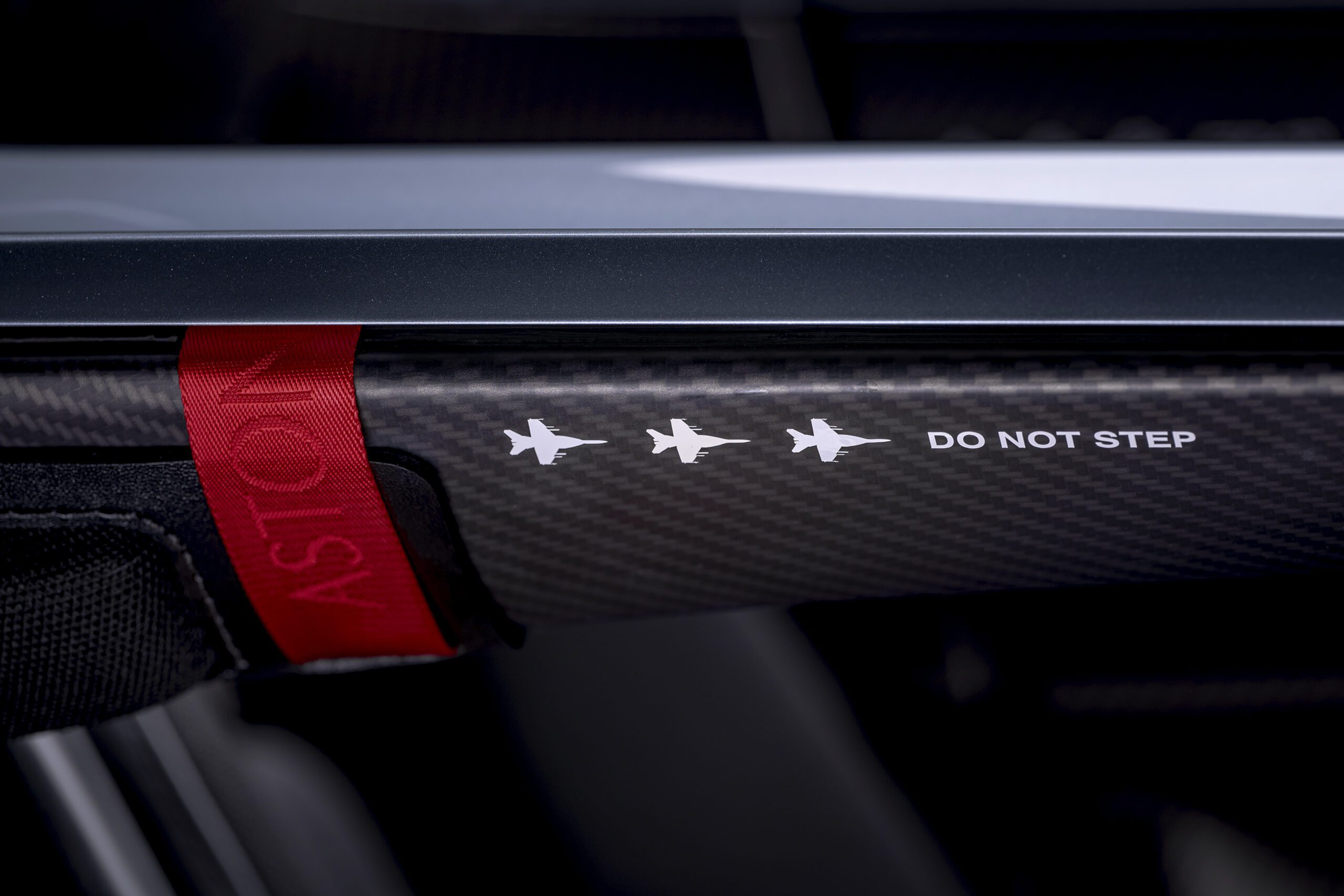 aston-martin-v12-speedster-10-jpg.