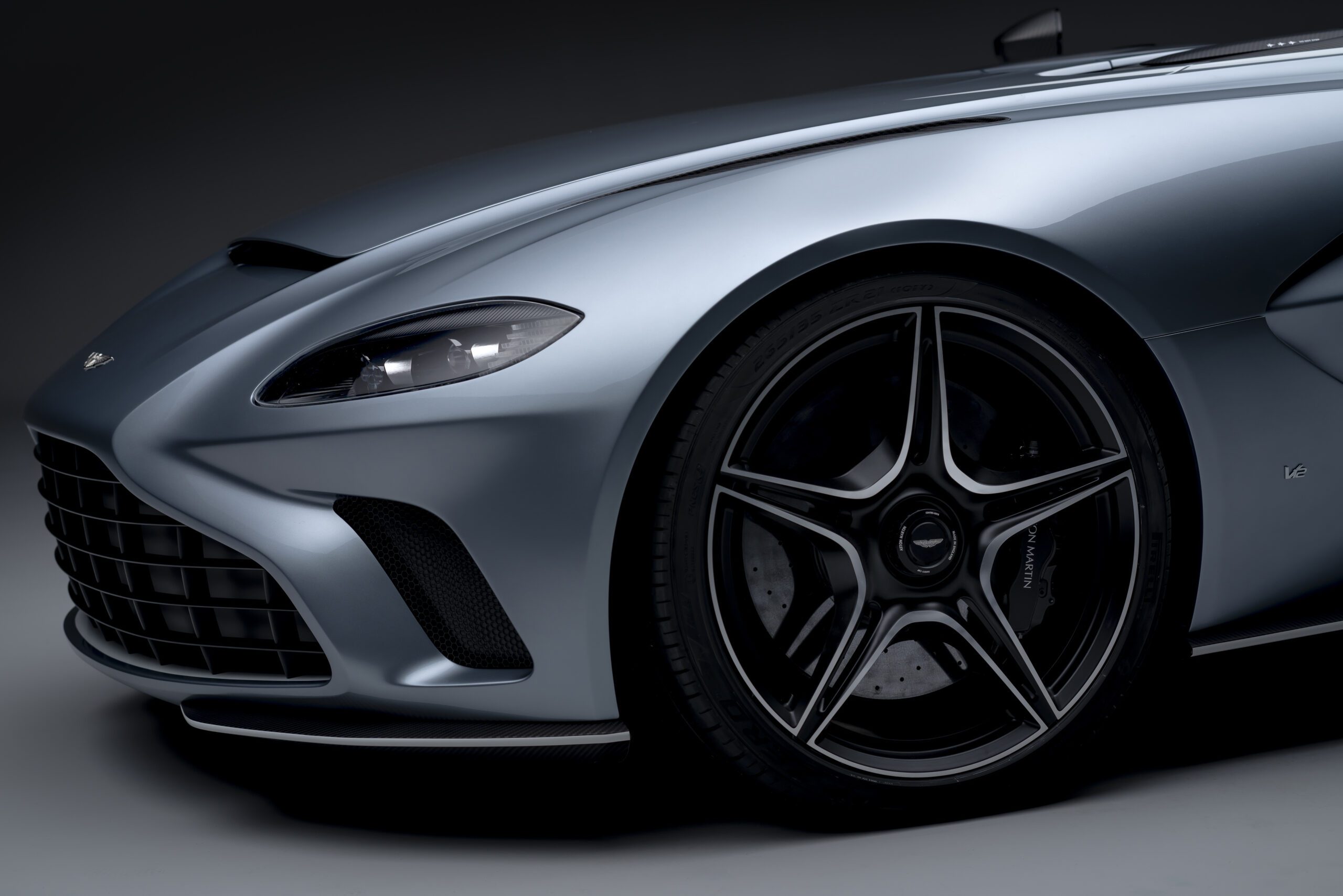 aston-martin-v12-speedster-15-jpg.